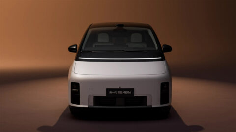 Front view of a white new-generation Li Mega showing its slim light bar and roof-mounted LiDAR sensor.
