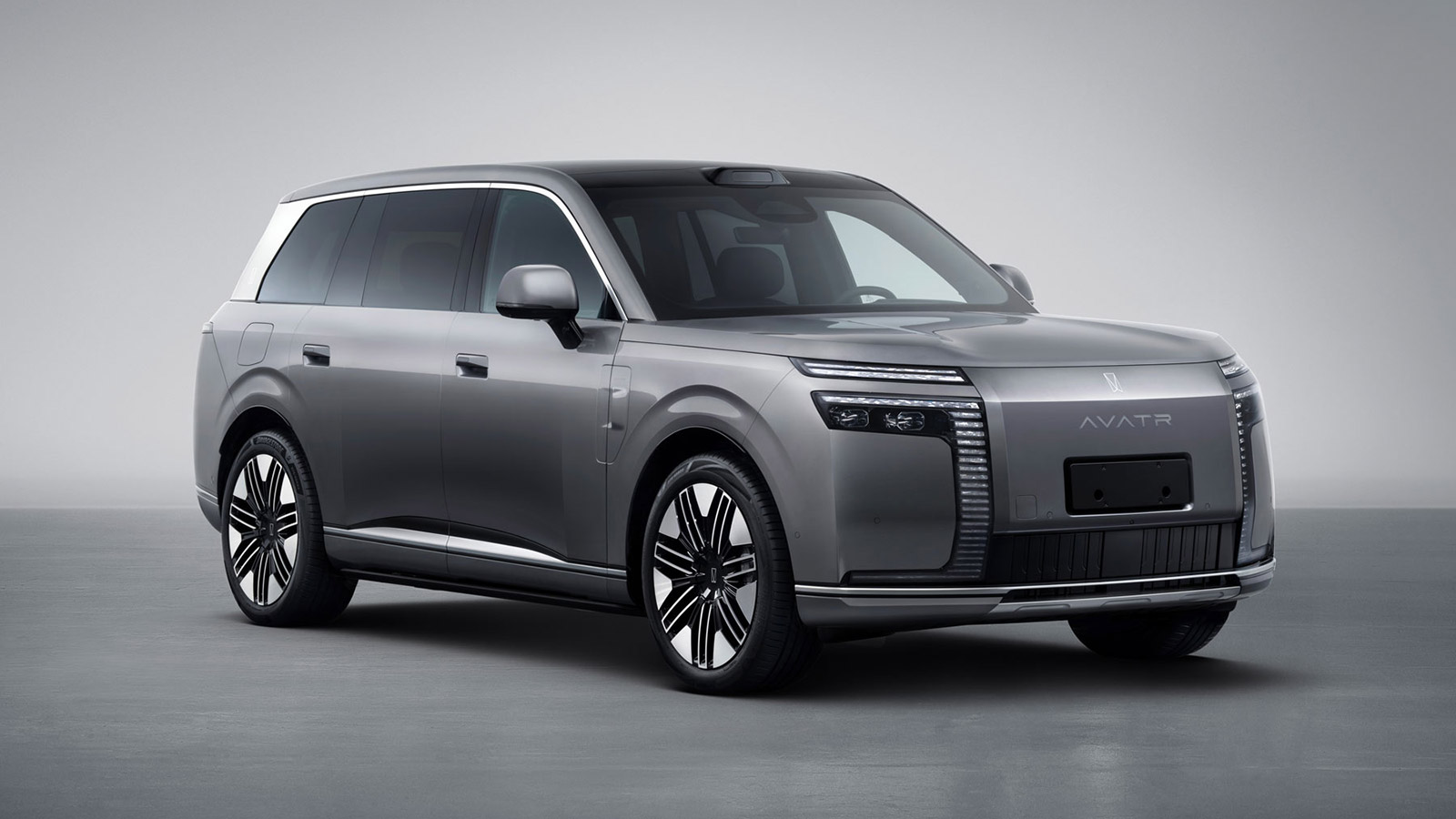 Gray Avatr T09 SUV shown from the front three-quarter angle, with split headlights, a roof-mounted sensor and multi-spoke wheels.