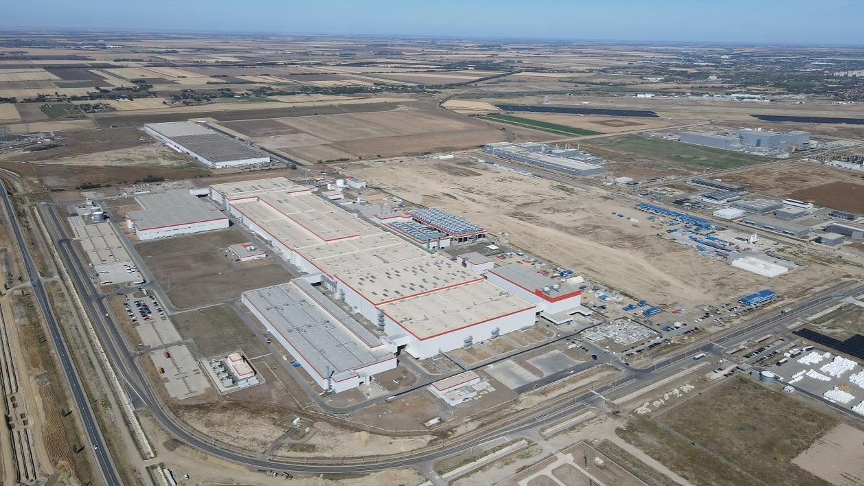 Aerial view of CATL’s battery plant in Debrecen, Hungary, showing factory buildings and surrounding construction areas.