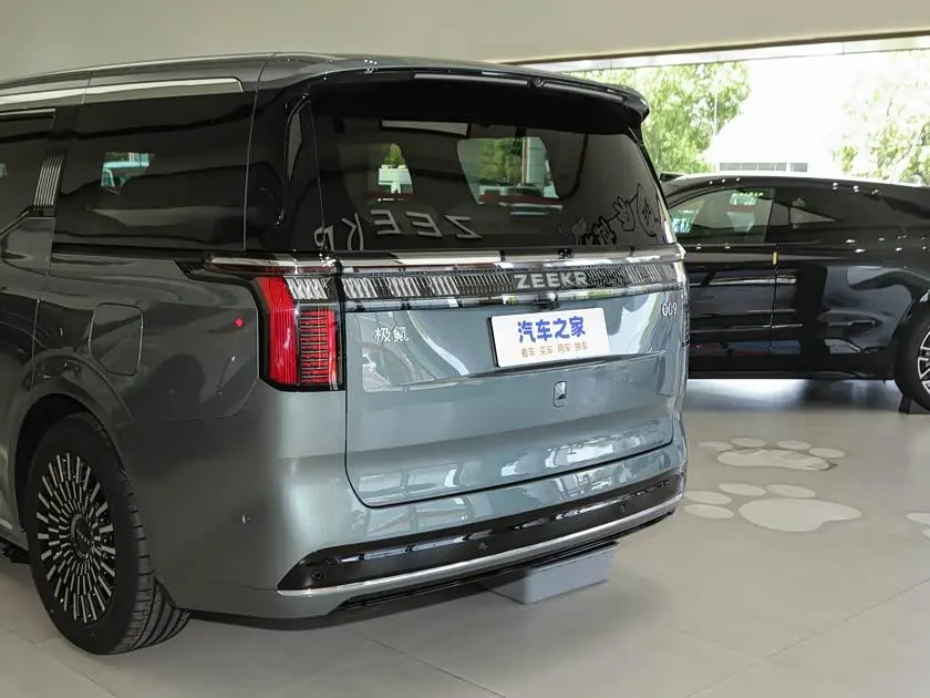 Zeekr 009 2024 seven-seat aisle version 108kWh 6