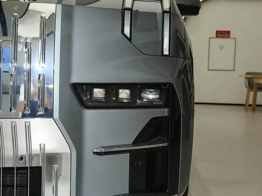 Zeekr 009 2024 seven-seat aisle version 108kWh 7