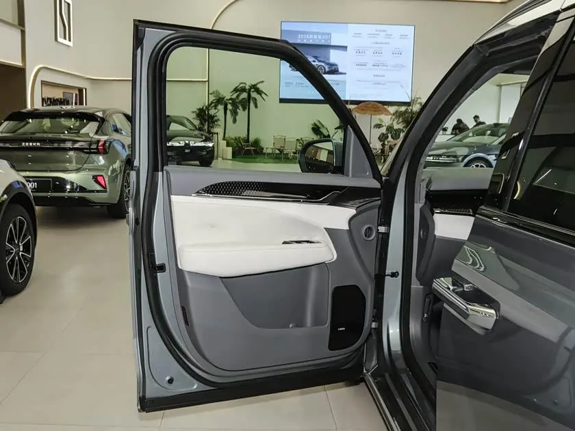 Zeekr 009 2024 seven-seat aisle version 108kWh 12