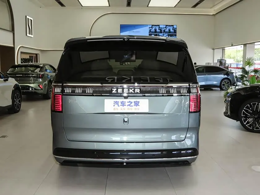 Zeekr 009 2024 seven-seat aisle version 108kWh 3