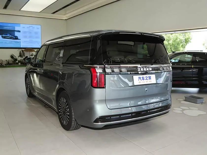 Zeekr 009 2024 seven-seat aisle version 108kWh 4