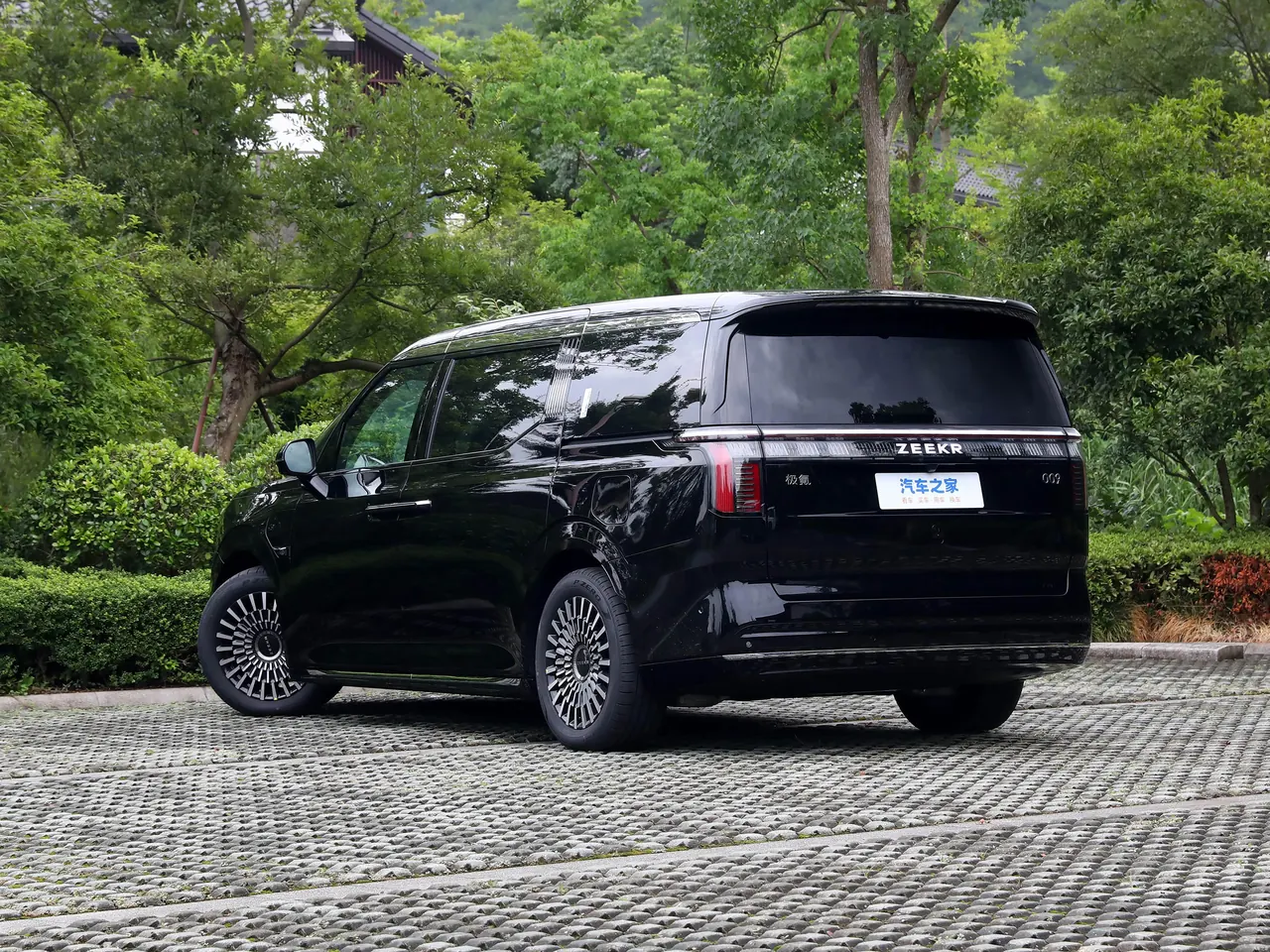 Zeekr 009 2024 six-seat executive four-wheel drive 108kWh 5