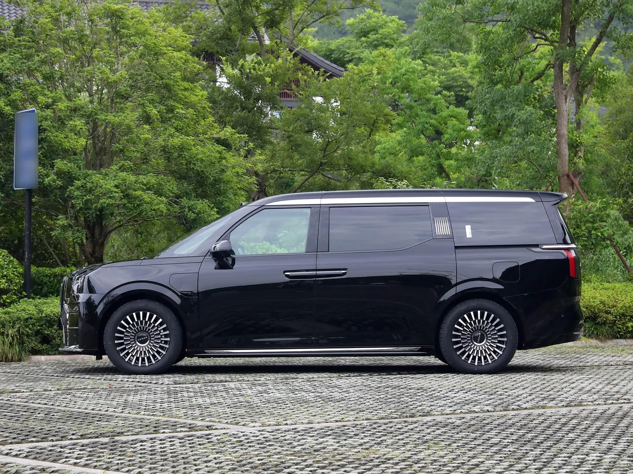Zeekr 009 2024 six-seat executive four-wheel drive 108kWh 4