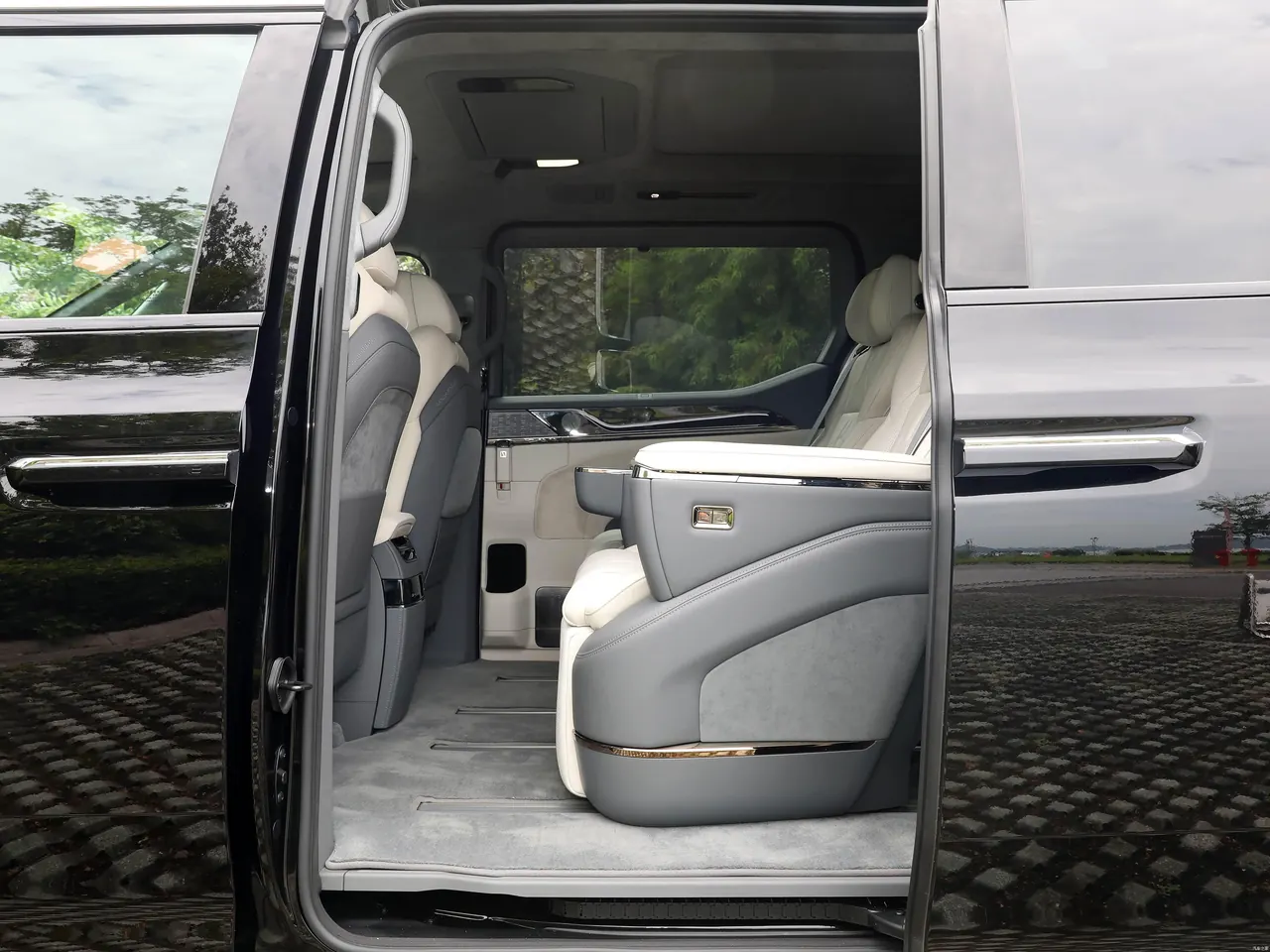 Zeekr 009 2024 six-seat executive four-wheel drive 108kWh 10