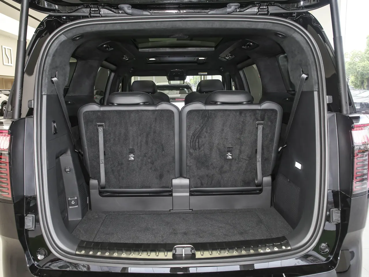 Zeekr 009 2024 six-seat executive four-wheel drive 140kWh 11