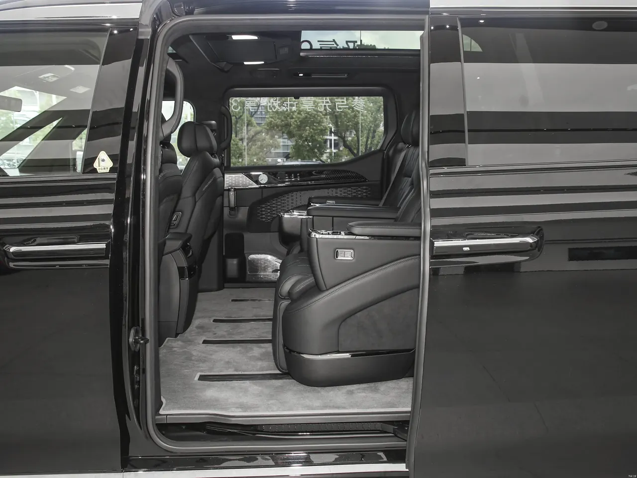 Zeekr 009 2024 six-seat executive four-wheel drive 140kWh 10