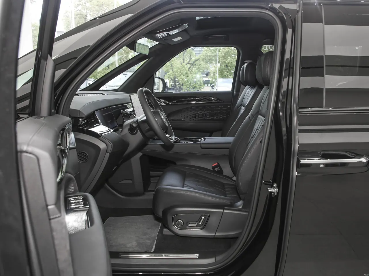 Zeekr 009 2024 six-seat executive four-wheel drive 140kWh 9