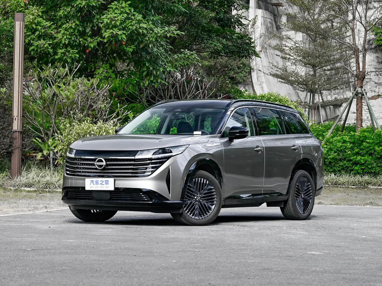 Explorer Land 2024, 380 VC-TURBO All-Wheel Drive Prestige Edition, 6-Seater - View 1