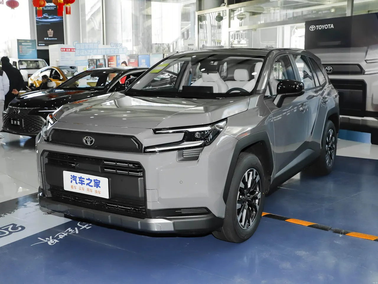 RAV4 RongFang 2026 Dual Engine 2.0L Two-Drive Deluxe Edition - View 1