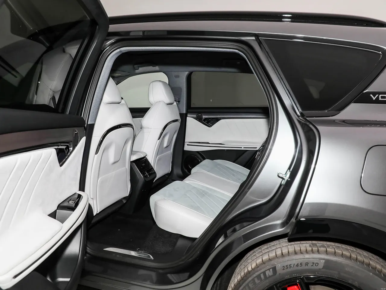 Voyah FREE 2025 318 259km 4WD Discovery Edition 10