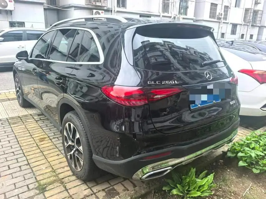 Mercedes Benz 2024 GLC 260 L 4MATIC 48V 2.0T Dynamic 5-Seater Automatic 3