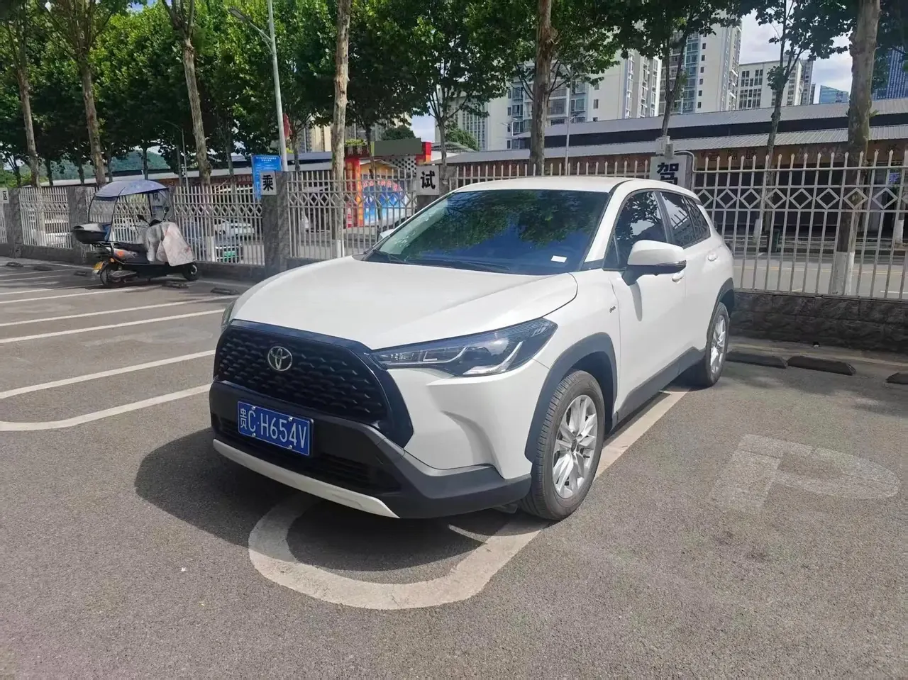 Open image lightbox: Toyota 2024 Corolla Ruiyuan Dual Engine 2.0 Stepless Intelligent Electric Hybrid Pioneer Edition Automatic Gear