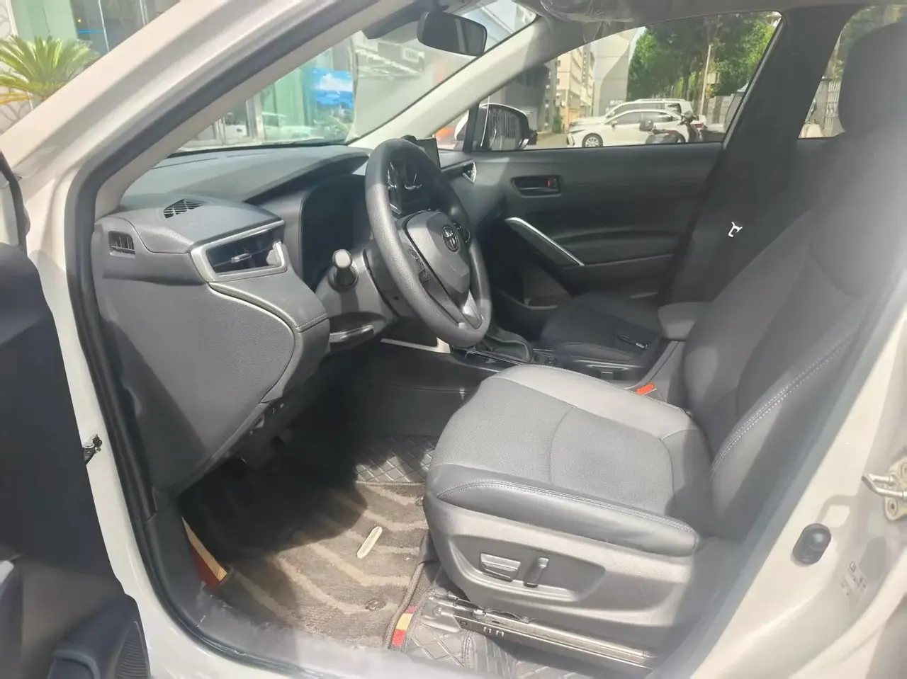 Toyota 2024 Corolla Ruiyuan Dual Engine 2.0 Stepless Intelligent Electric Hybrid Pioneer Edition Automatic Gear 3