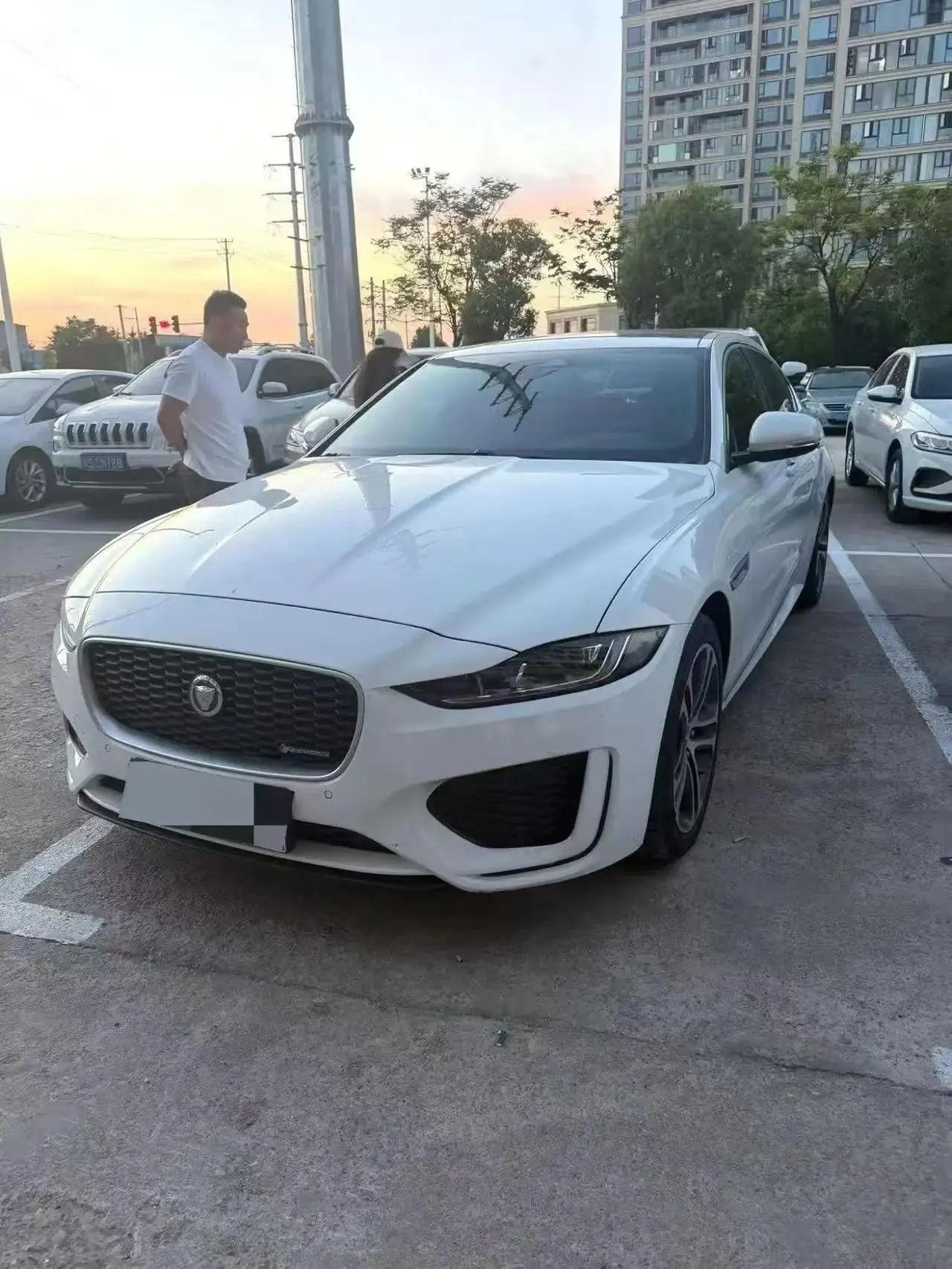 Open image lightbox: Jaguar XEL 2023 model, 2.0T 250PS R-DYNAMIC S Prestige Sport Edition