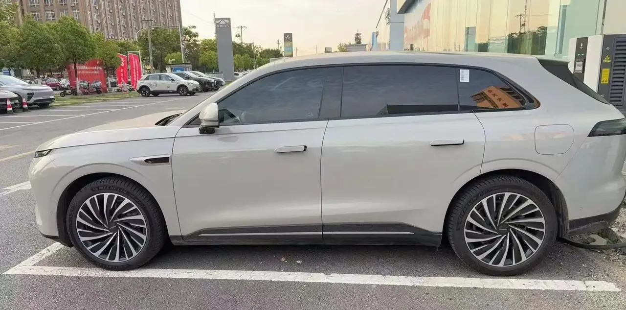 Xingtu 2025 Stelato ET 625 Pro City Smart Driving Edition Automatic Gear 3