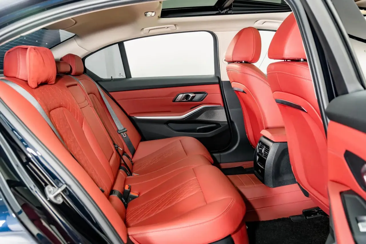 BMW 2025 i3 eDrive 35 L automatic gear 5