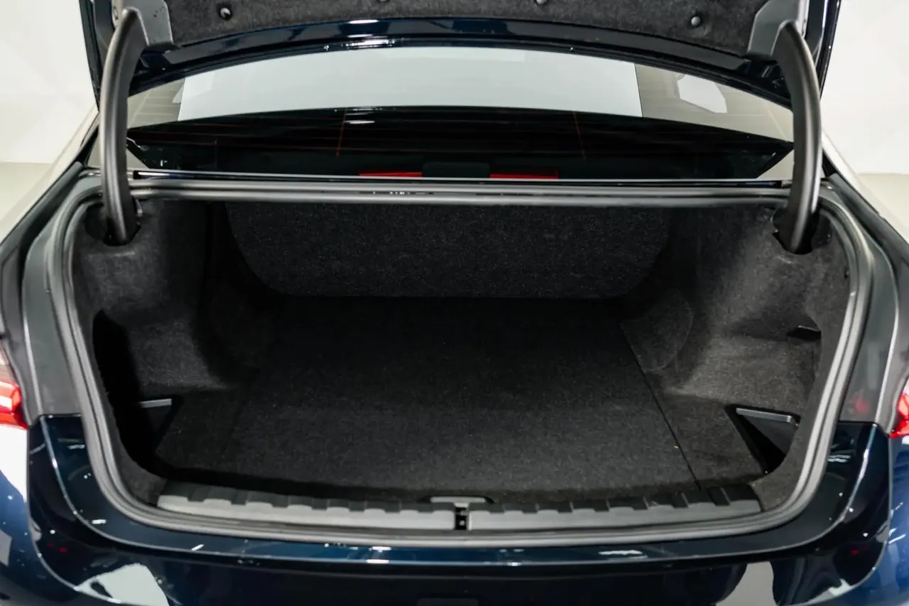 BMW 2025 i3 eDrive 35 L automatic gear 6