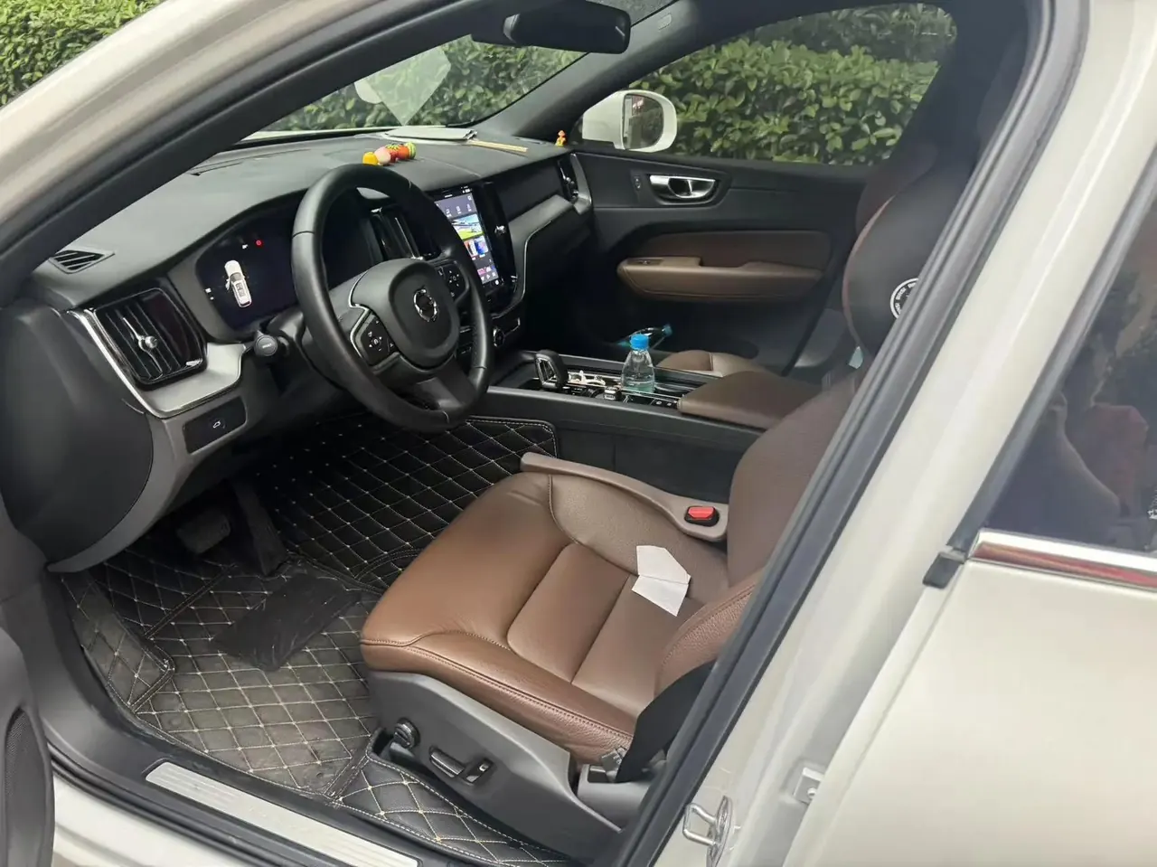 Volvo XC60 2025 B5 4-wheel-drive Zhiyi Deluxe Edition 3