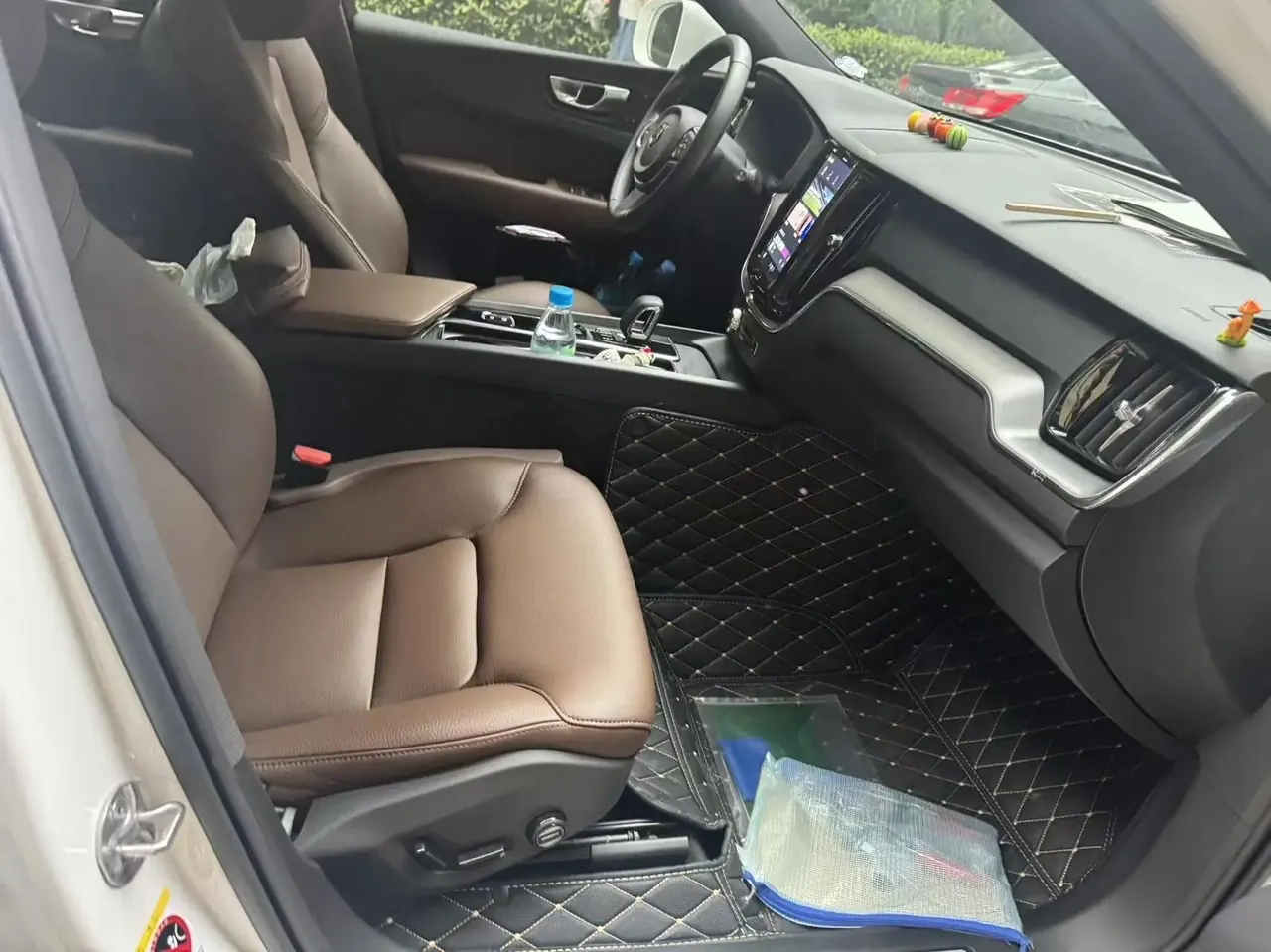 Volvo XC60 2025 B5 4-wheel-drive Zhiyi Deluxe Edition 4