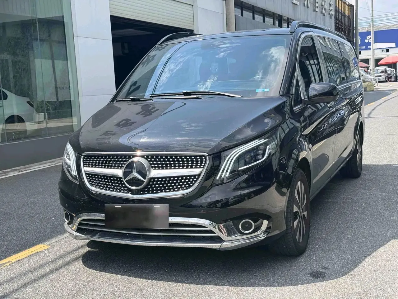 Open image lightbox: Mercedes Benz 2023 Vito 2.0T Elite Edition 7-seat Automatic Gear
