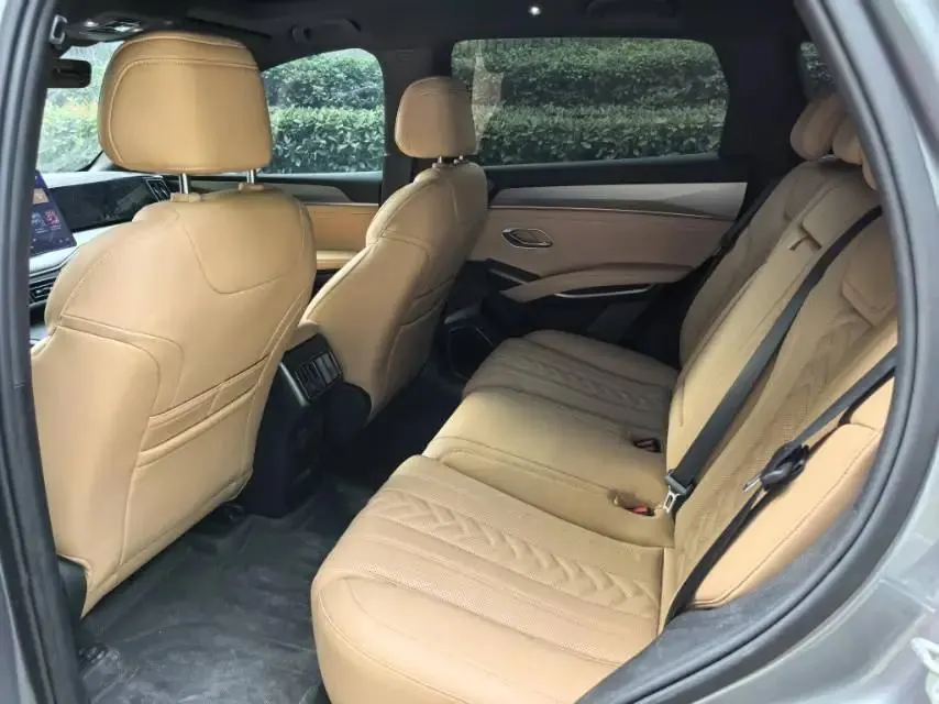 BYD 2024 Song L DM-i 1.5 Stepless 160km Exceed Automatic Transmission 5