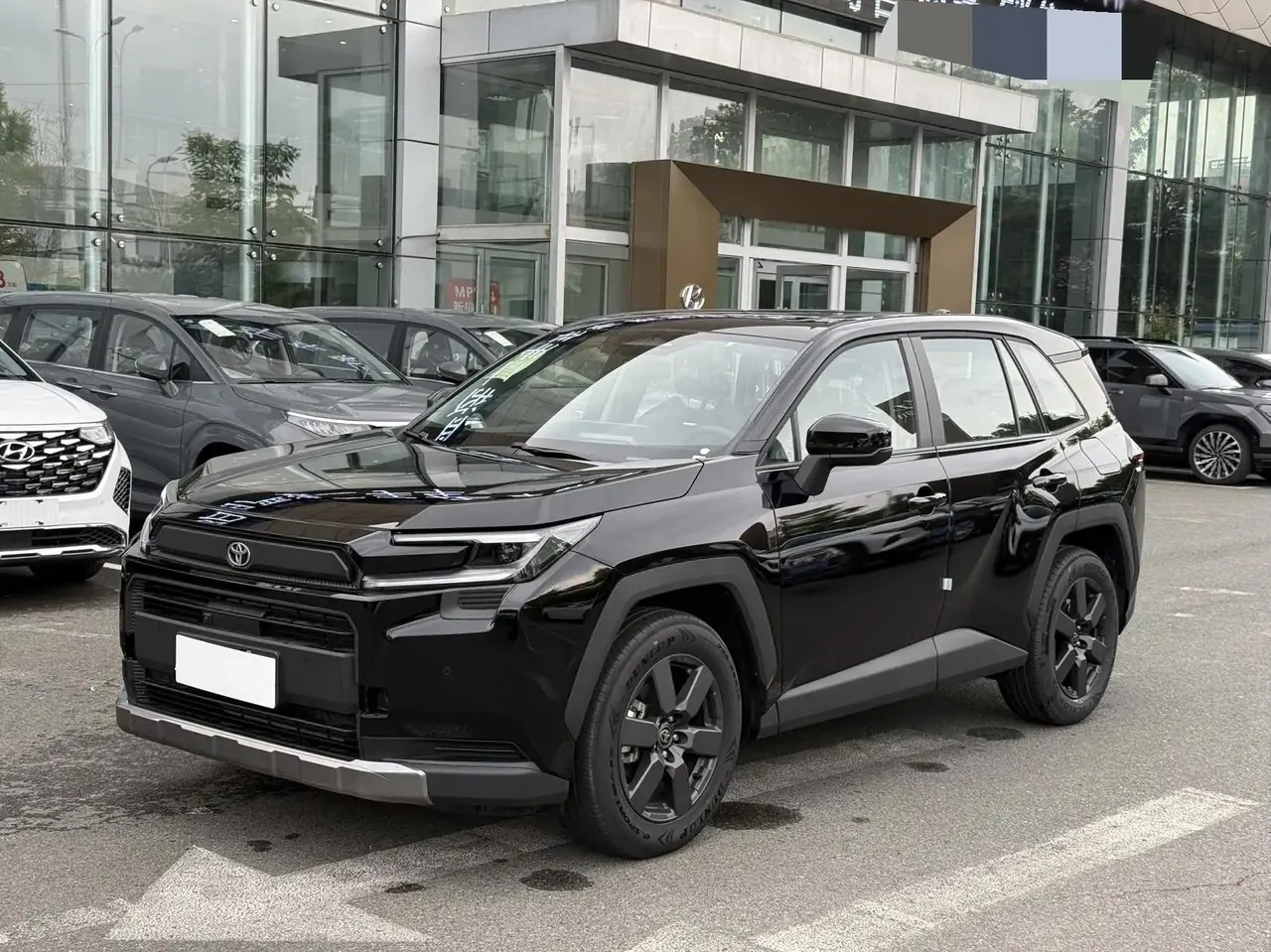 Открыть галерею: 丰田 2026款 RAV4荣放 2.0 无级 四驱豪华版 自动挡