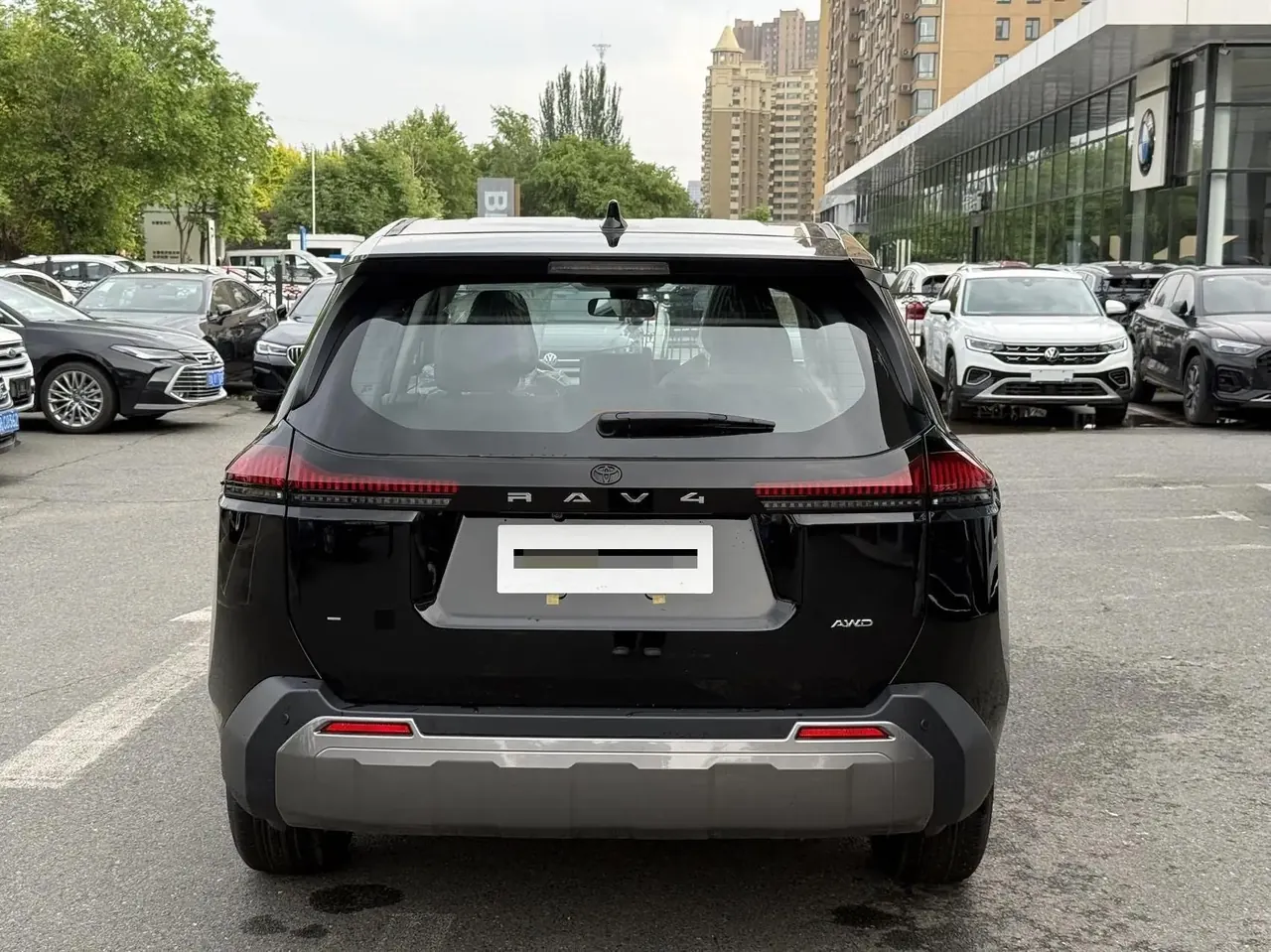 丰田 2026款 RAV4荣放 2.0 无级 四驱豪华版 自动挡 5