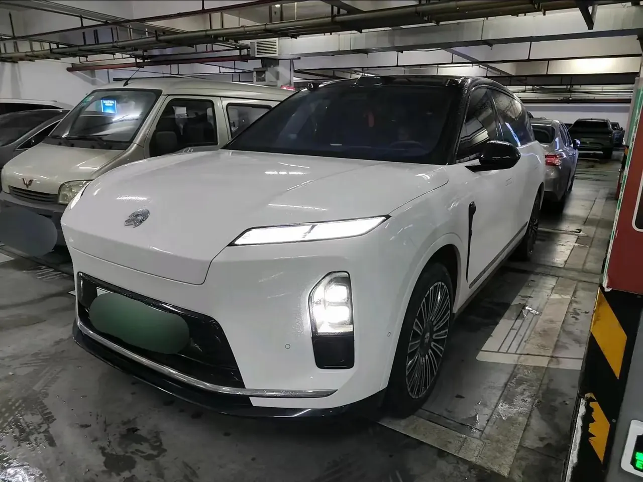Open image lightbox: NIO 2026 ES8 6‑Seater Executive Luxury Edition Automatic Transmission