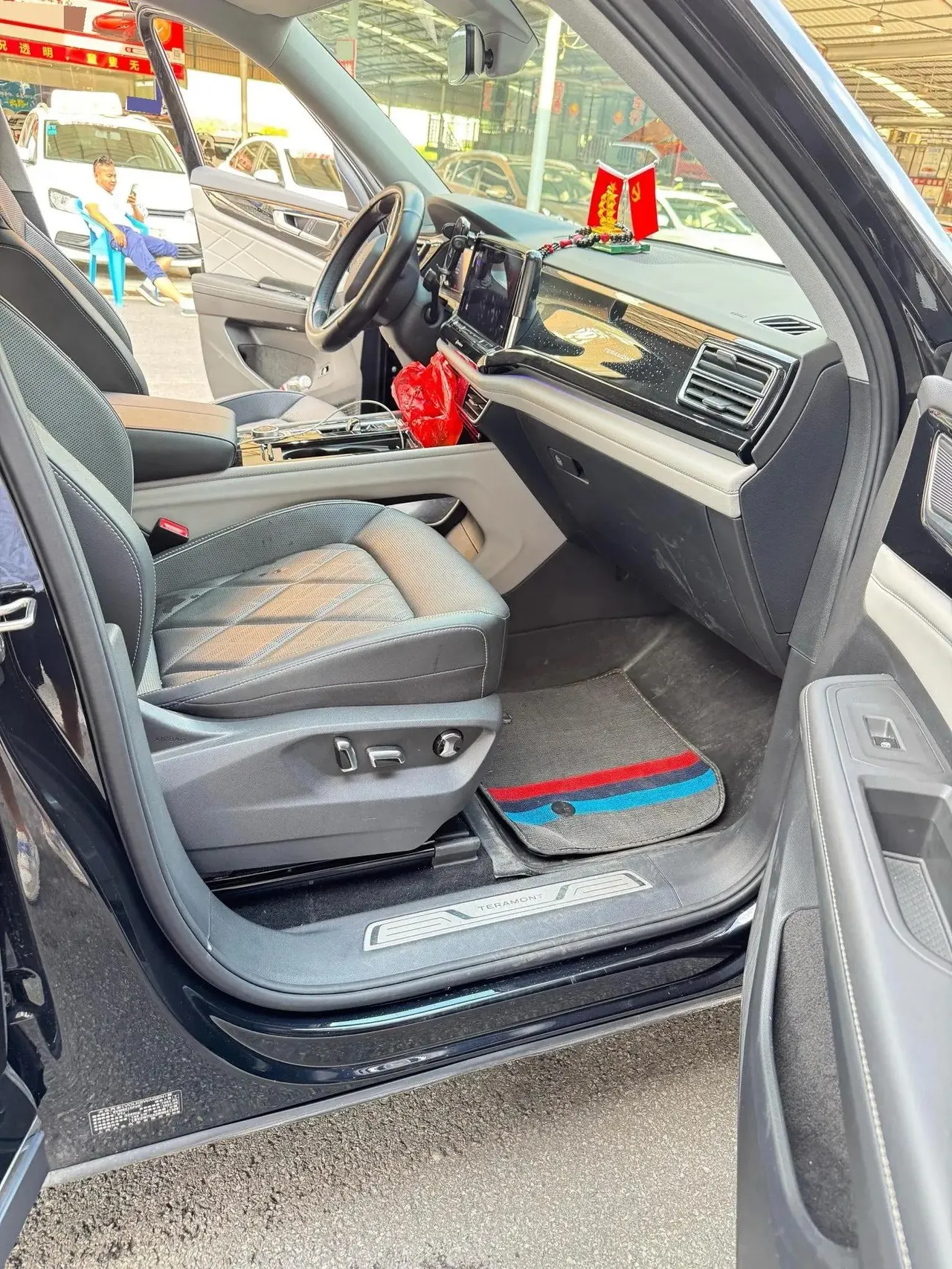 Volkswagen 2024 Tuang 2.0TSI 380TSI 4WD Respect Deluxe Automatic Transmission 2