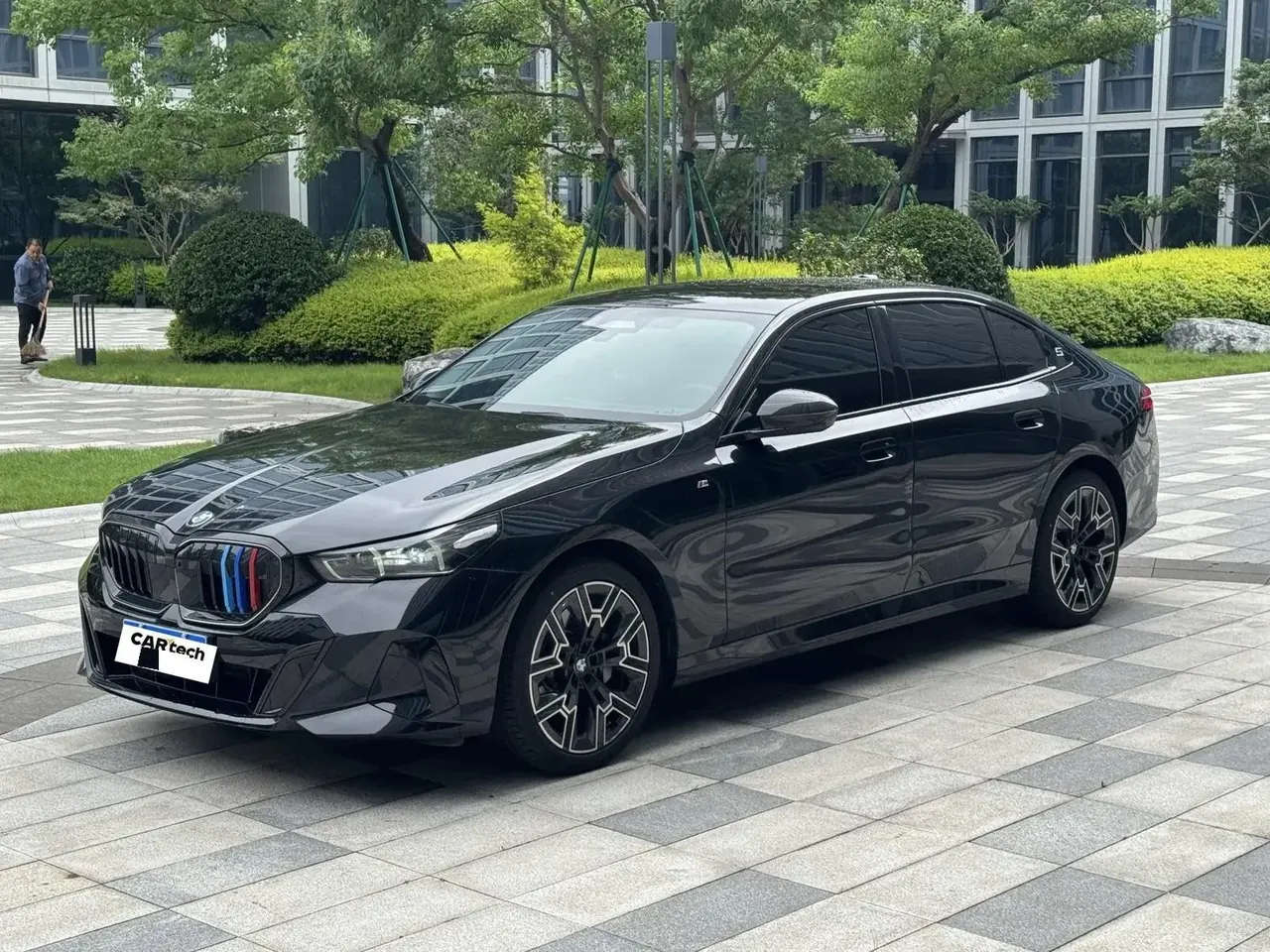 Open image lightbox: BMW 5 series 2026 530Li 48V 2.0T exclusive m sports suit automatic gear