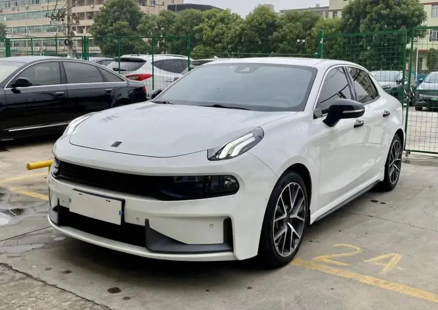 Open image lightbox: LYNK&CO 03 2022 1.5TD DCT Pro
