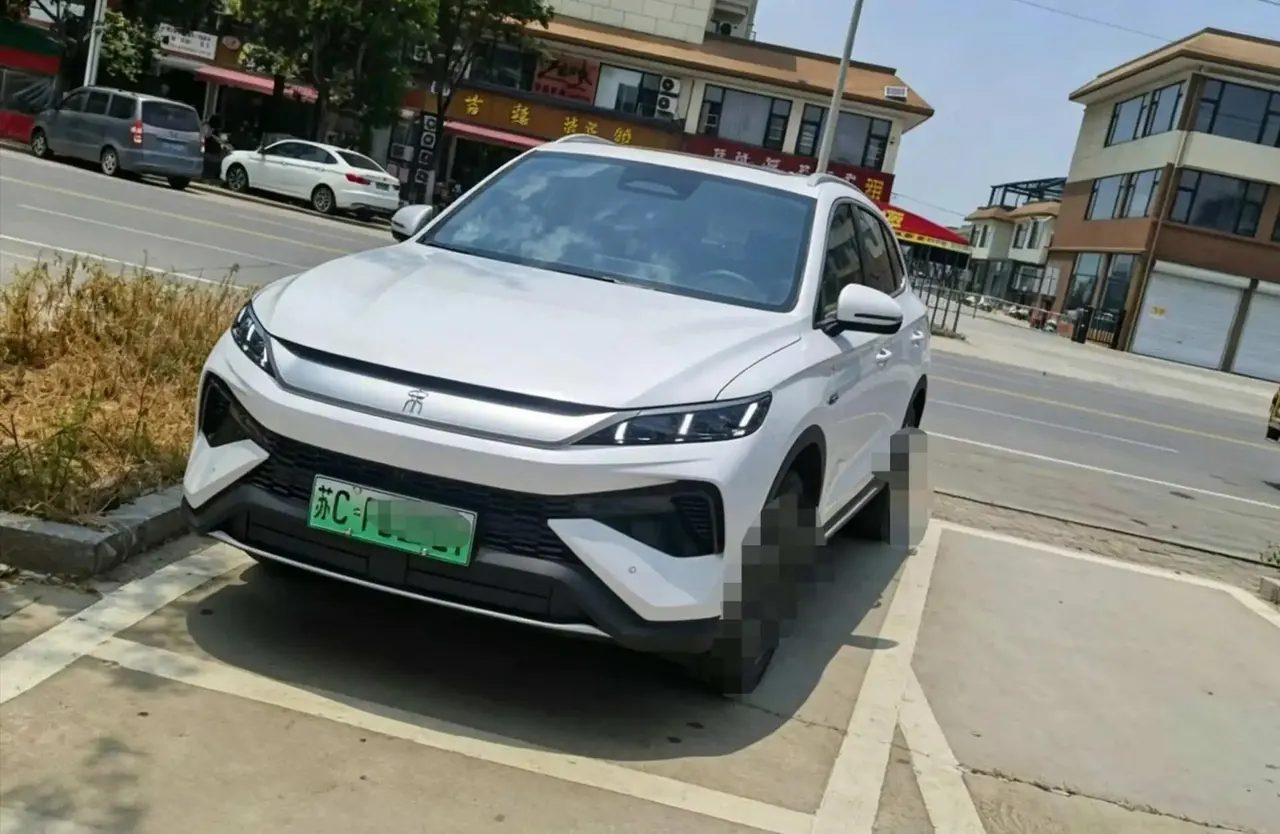 Открыть галерею: BYD Song Pro New Energy 2026 Song Pro DM-i 1.5 Stepless 220KM Exceed Automatic Gear