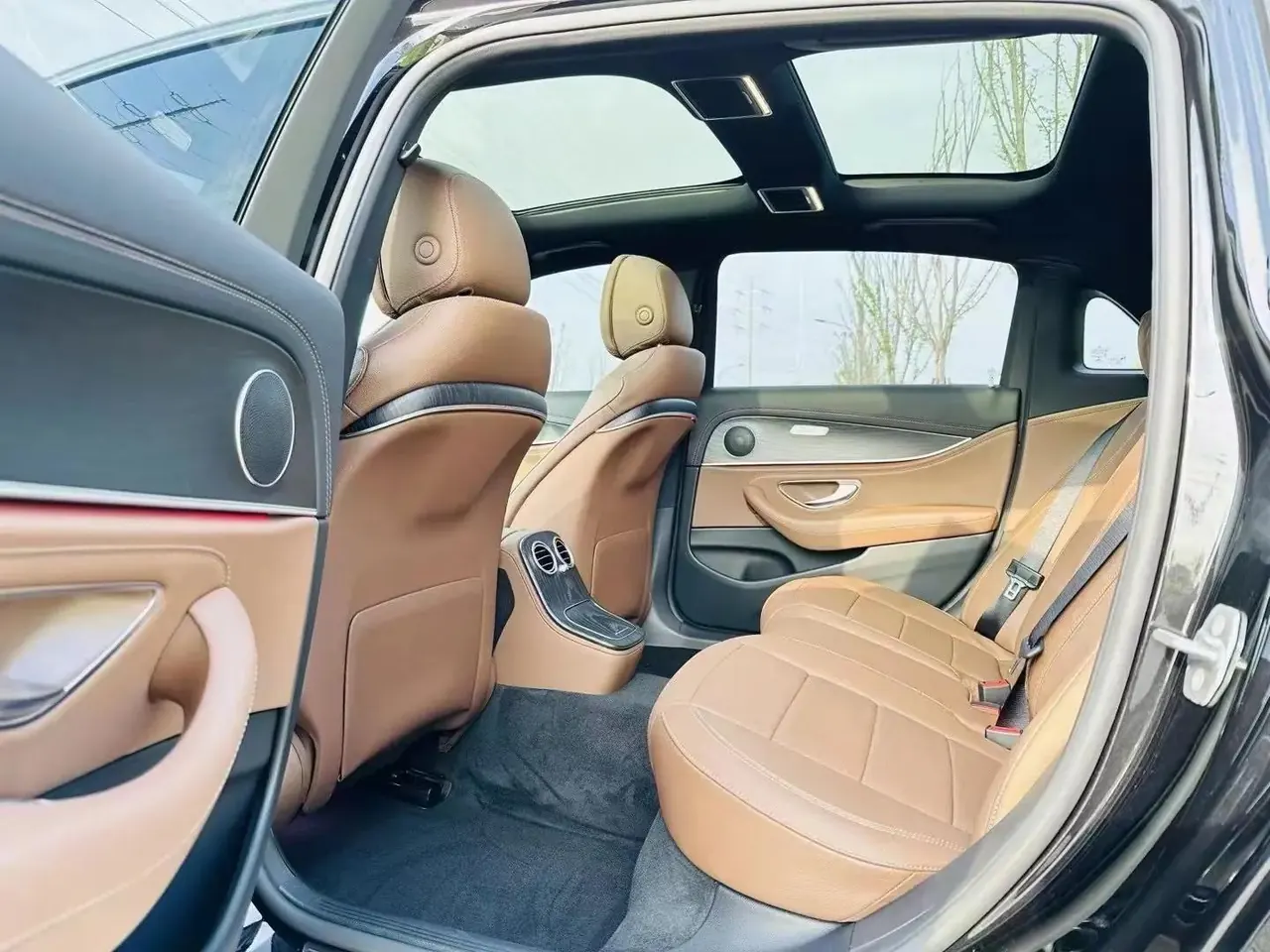 Mercedes Benz E-Class 2023 E 260 L Sports 5