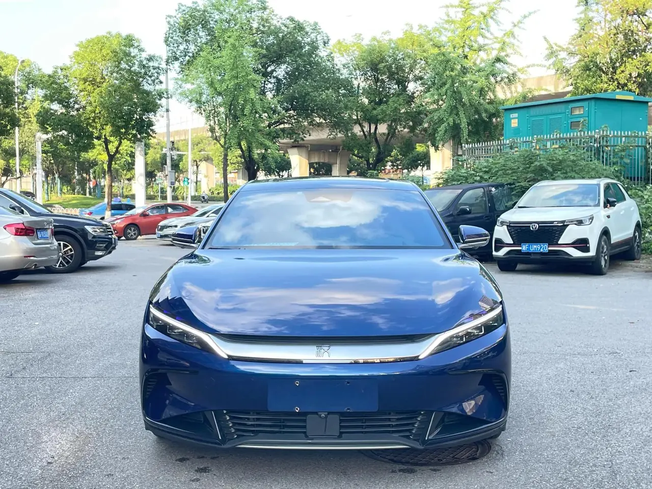 2022 Han EV Genesis Edition, 610 km, All-Wheel Drive, Prestige Model 2