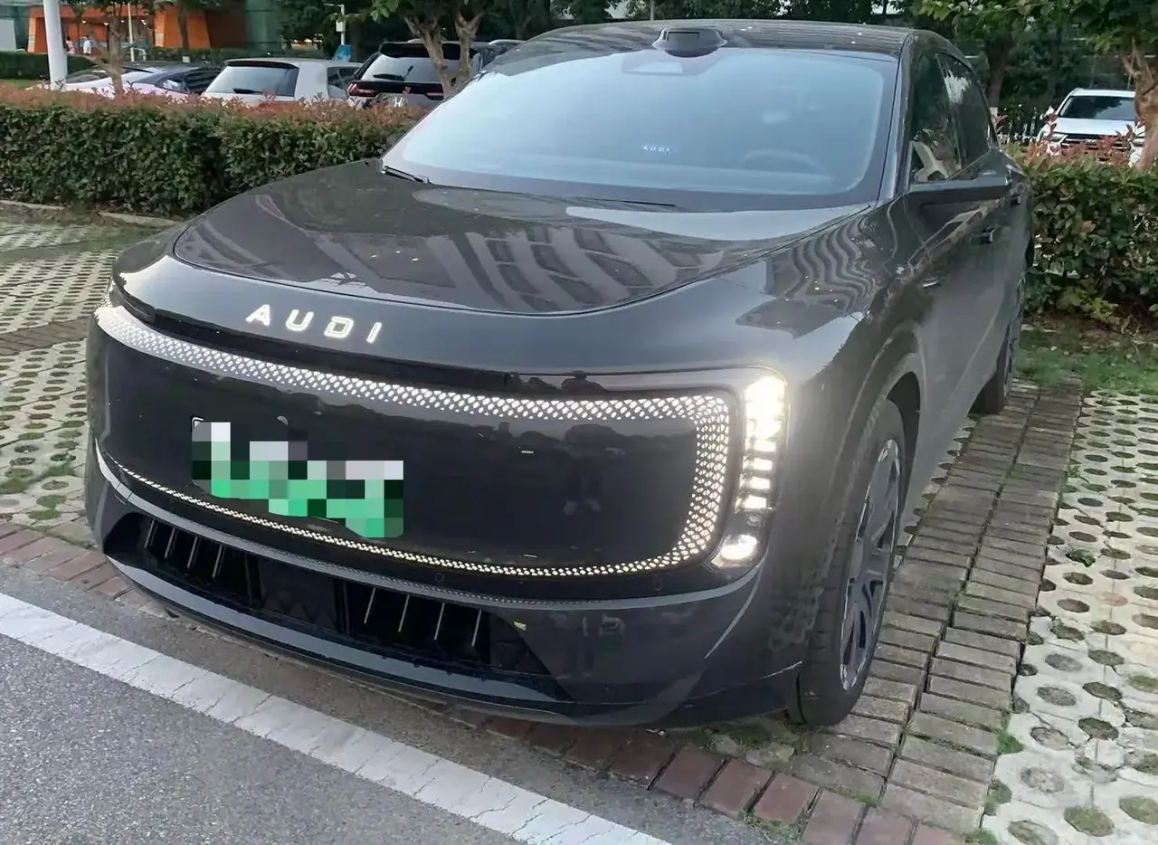 Open image lightbox: 奥迪 2026款 E7X 先锋Quattro型 自动挡