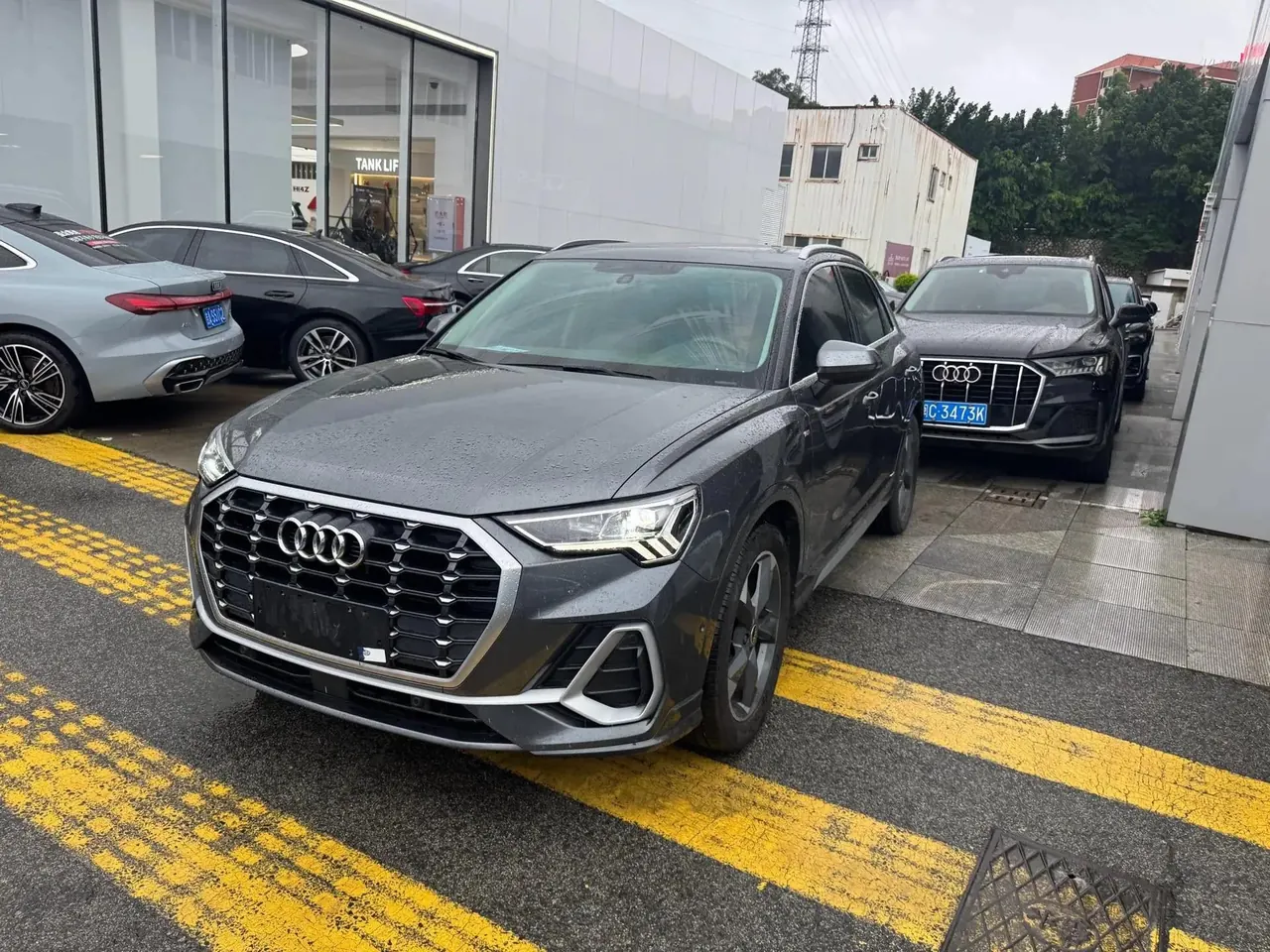 Open image lightbox: Audi 2023 Q3 1.4TFSI 35TFSI Fashion Dynamic Automatic