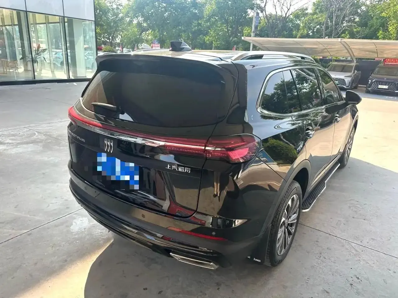 Buick 2025 Enclave Plus 2.0T 28T Two-Wheel-Drive Platinum Edition Automatic 4