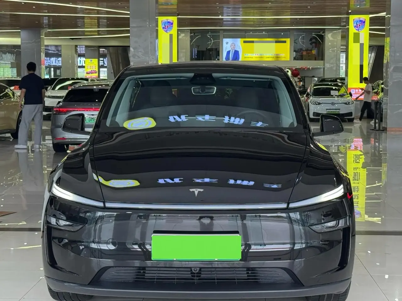 Tesla 2025 Model Y Rear-Wheel Drive Automatic 2