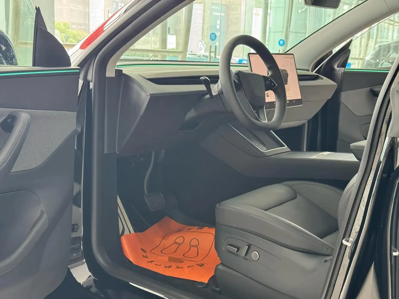 Tesla 2025 Model Y Rear-Wheel Drive Automatic 4