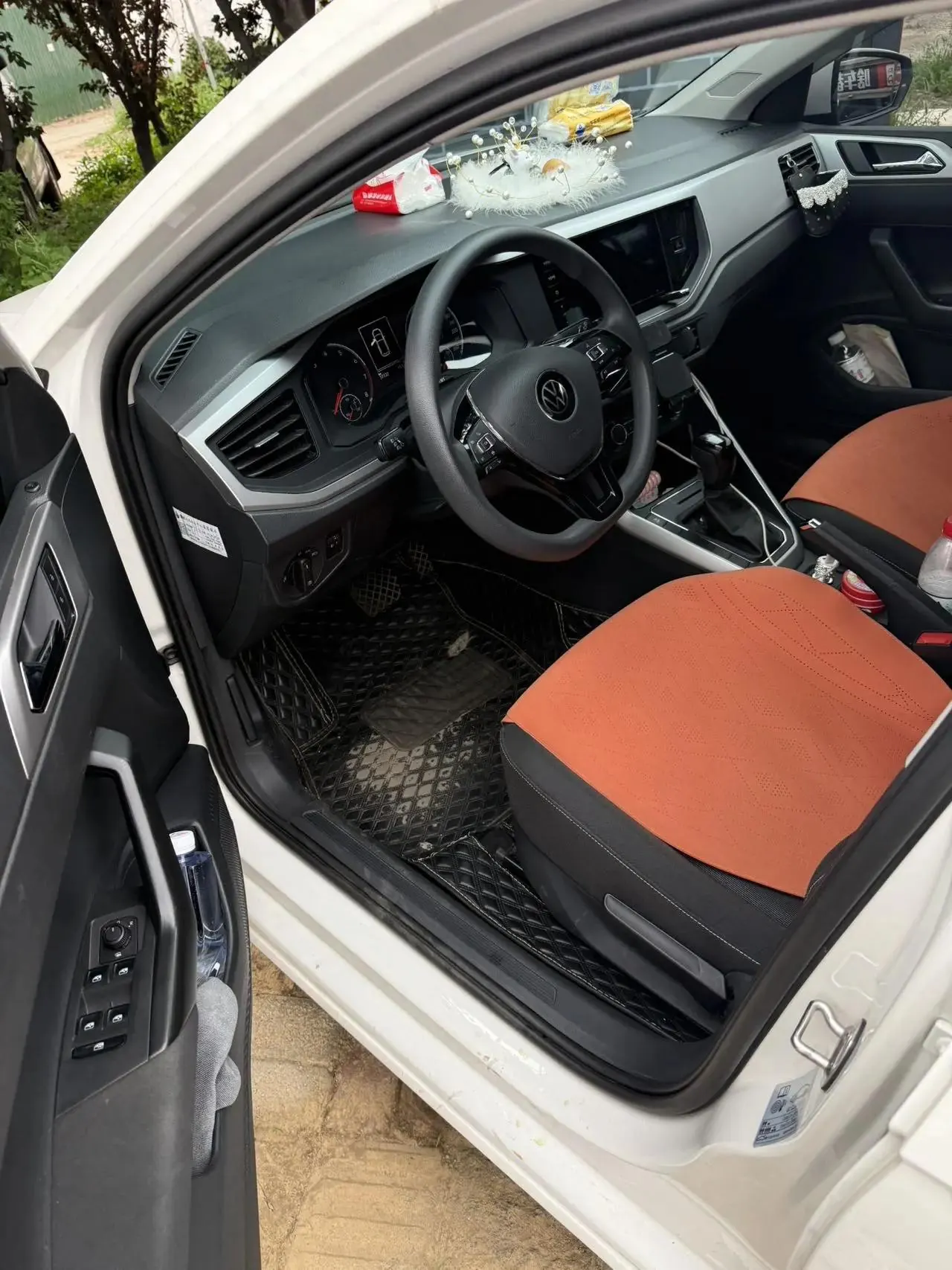 Volkswagen 2023 POLO Plus 1.5 Panoramic Music Edition Automatic Gear 2