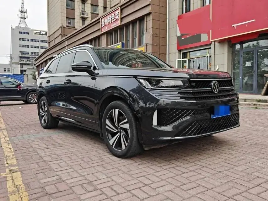 Volkswagen 2023 model tour R-Line 2.0TSI 380TSI four-wheel drive parade version automatic gear 3