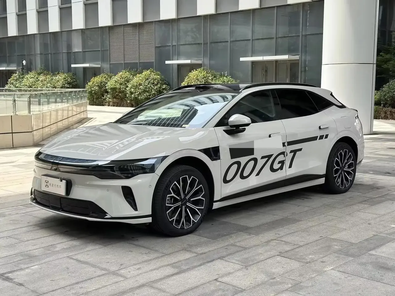 打开图片灯箱：Zeekr 2025 Zeekr 007GT four-wheel drive intelligent driving version 75kWh automatic gear