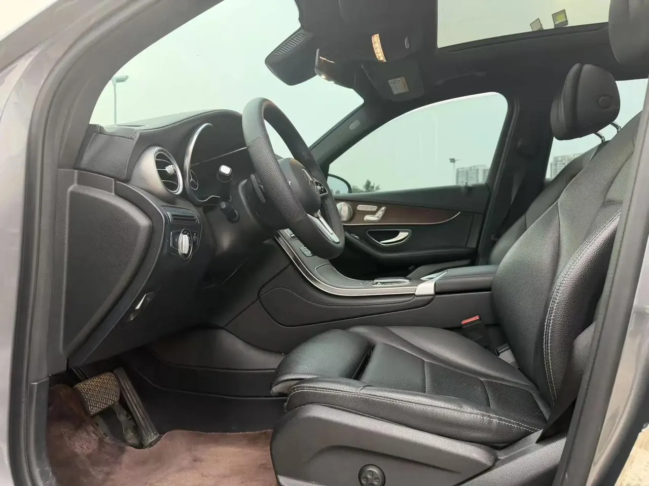 Mercedes Benz GLC 2021 model, GLC 300 L 4MATIC Sport version 4