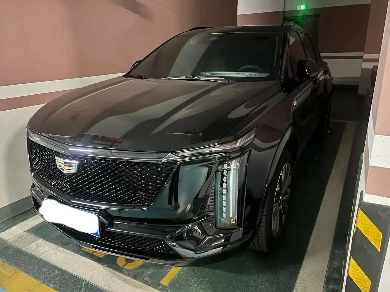Open image lightbox: Cadillac XT5 2025 model, 2.0T all-wheel-drive luxury version
