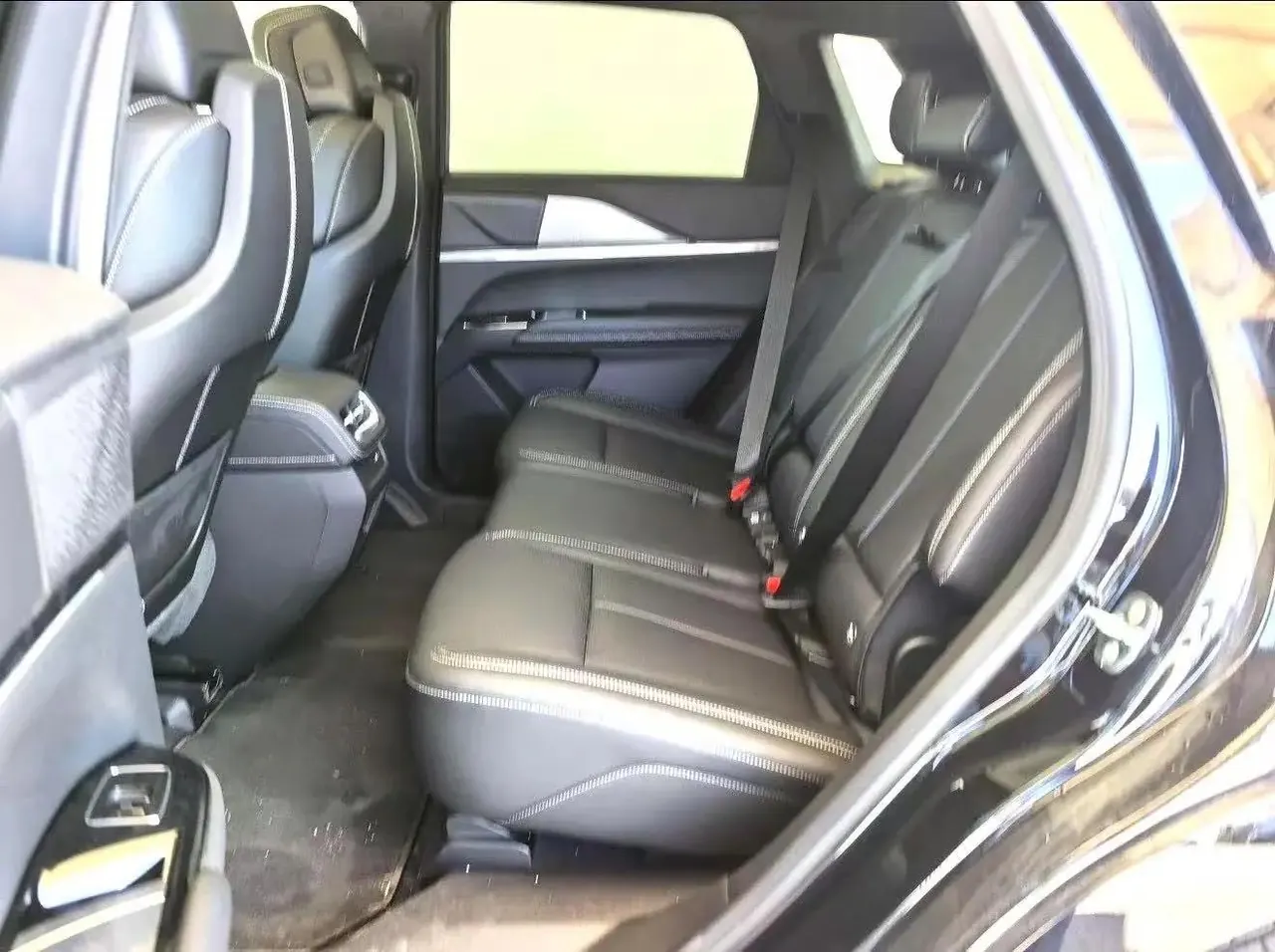 Cadillac XT5 2025 model, 2.0T all-wheel-drive luxury version 4
