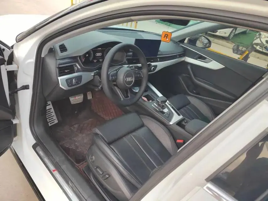 Audi A4L 2022 model 40 TFSI Sporty Style version 3