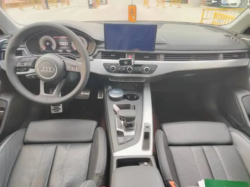 Audi A4L 2022 model 40 TFSI Sporty Style version 5